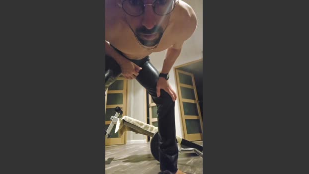 fred2085 spanking Webcam SHOW @ Cam4 28-10-2025