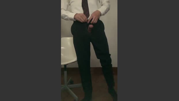 trunky_boi Download Webcam SHOW @ Cam4 28-10-2025