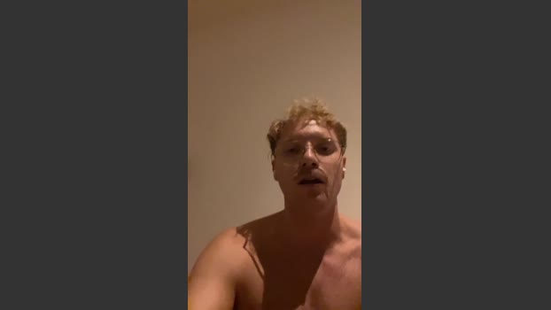 fistforfun92 legs Webcam SHOW @ Cam4 01-11-2025