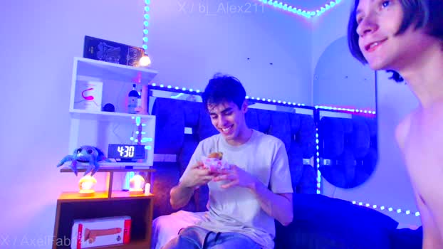 Alex_and_Fabi21 jackoff Webcam SHOW @ Cam4 06-11-2025