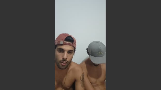 Levi_Henrique kissing Webcam SHOW @ Cam4 08-11-2025