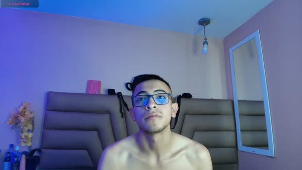 Crimsonsecretts Pretty Webcam SHOW @ Cam4 09-11-2025