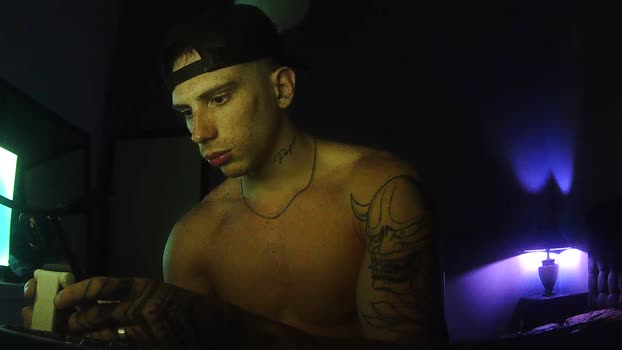 onlybauti kiss Webcam SHOW @ Cam4 10-11-2025