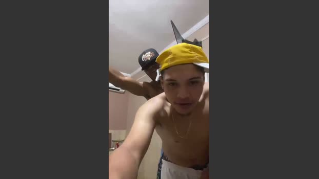 Novinnhho kiss Webcam SHOW @ Cam4 13-11-2025