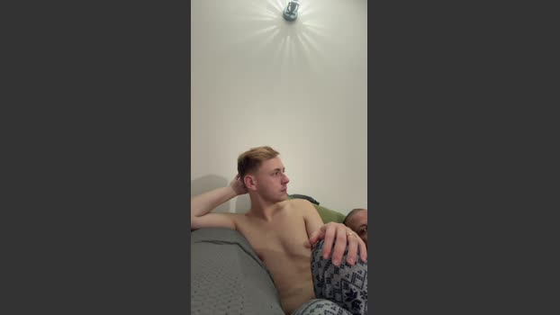 Coppia2537 analtoy Webcam SHOW @ Cam4 17-11-2025