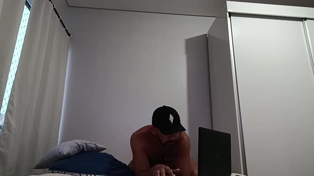 Gutomartingp strip Webcam SHOW @ Cam4 25-11-2025