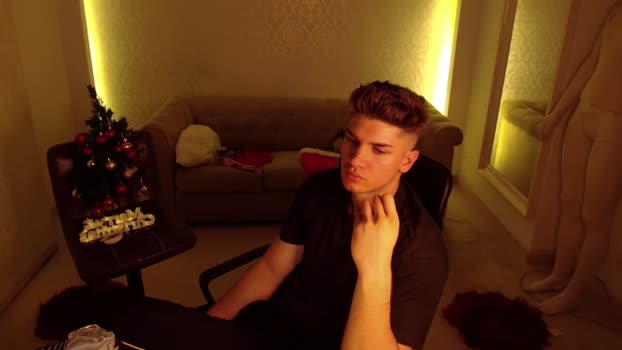 MaxKaidenn Porn Webcam SHOW @ Cam4 02-12-2025