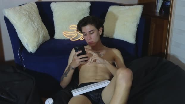 Derekswan fuckme Webcam SHOW @ Cam4 04-12-2025