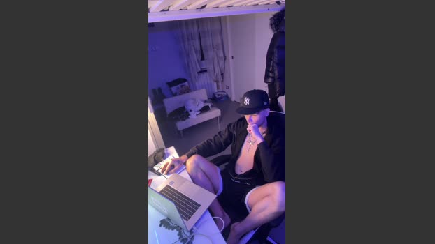 Plewus99 bigdick Webcam SHOW @ Cam4 04-12-2025