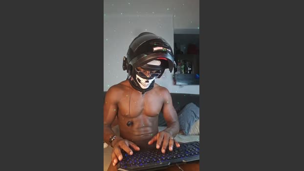 EnzoNovinho Recorded Webcam SHOW @ Cam4 05-12-2025