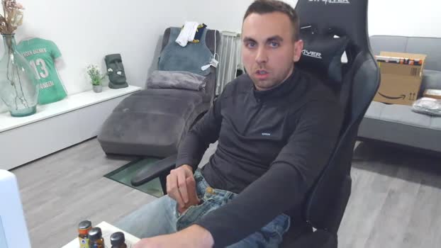 Jeansjunge96 Download Webcam SHOW @ Cam4 05-12-2025
