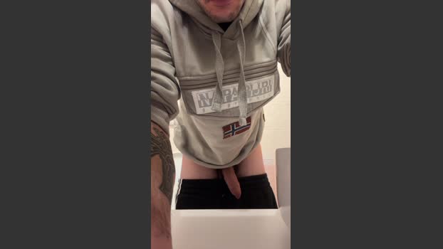 emiliano250 bigcock Webcam SHOW @ Cam4 08-12-2025