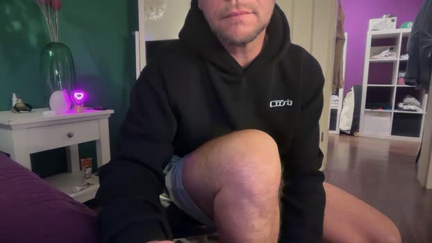 sk8_bong Download Webcam SHOW @ Cam4 08-12-2025