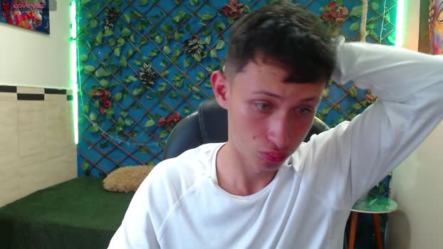 Garuo_18 Porn Webcam SHOW @ Cam4 10-12-2025