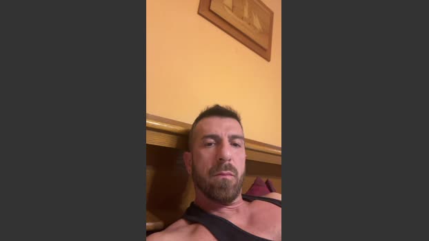 builder1 kissing Webcam SHOW @ Cam4 09-12-2025