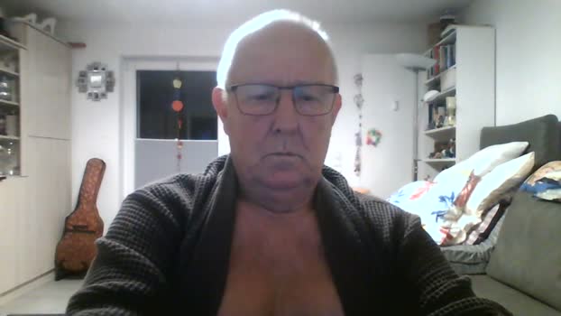 klaus4457 kissing Webcam SHOW @ Cam4 10-12-2025