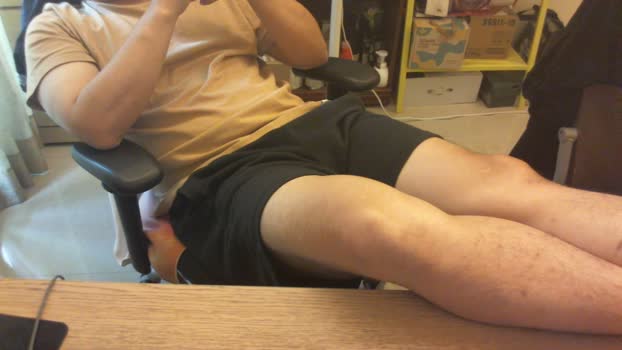 su3g4xm4t86 spanking Webcam SHOW @ Cam4 10-12-2025