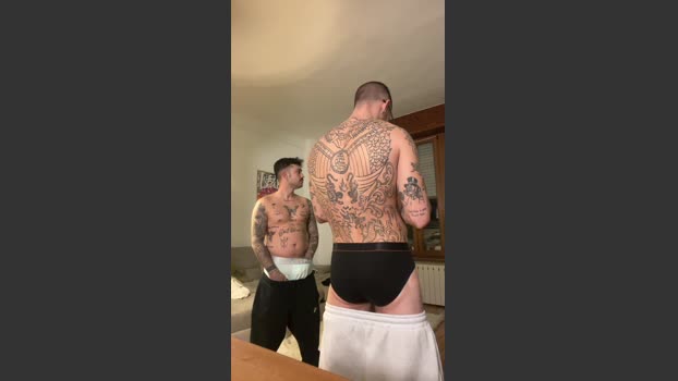 matc_of kissing Webcam SHOW @ Cam4 10-12-2025