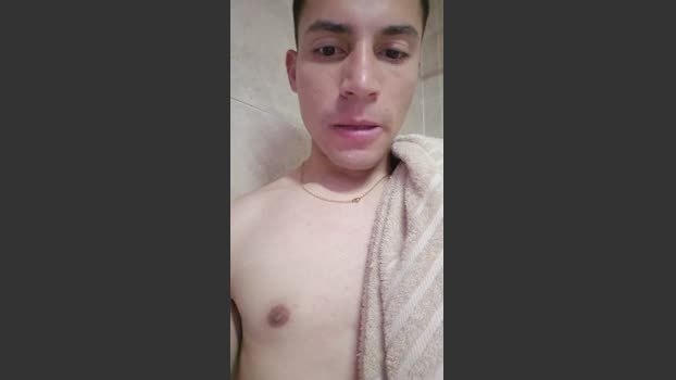 pequeboy_hot beautiful Webcam SHOW @ Cam4 11-12-2025