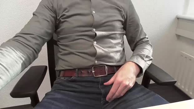 rob3rtdenor3 striptease Webcam SHOW @ Cam4 11-12-2025
