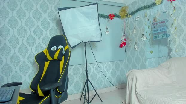 Boy_Savoy big Webcam SHOW @ Cam4 12-12-2025