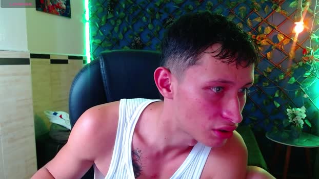Garuo_18 ass Webcam SHOW @ Cam4 13-12-2025