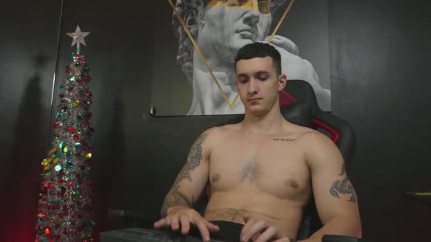 JacksonOlsenn bigtoys Webcam SHOW @ Cam4 13-12-2025