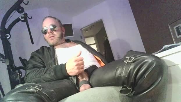 leatherdude suckshow Webcam SHOW @ Cam4 15-12-2025