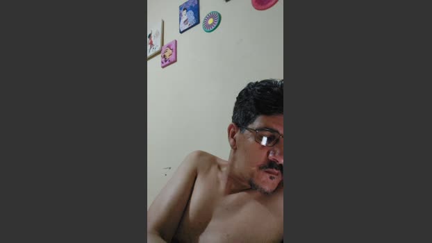 lindo2013 yummy Webcam SHOW @ Cam4 15-12-2025