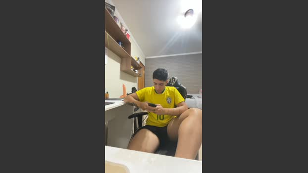 EDuardoBranco spanking Webcam SHOW @ Cam4 17-12-2025