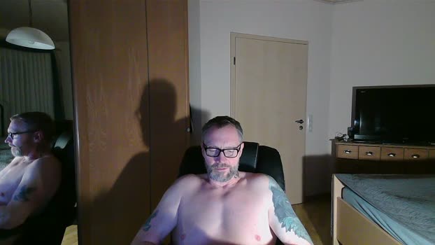 Mannfredfick horny Webcam SHOW @ Cam4 16-12-2025