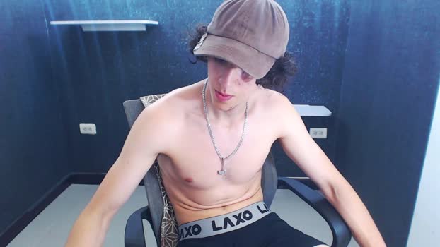 Noah_Sokolov bigcock Webcam SHOW @ Cam4 16-12-2025