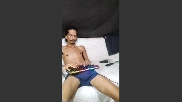 Theyllors2 Cam Webcam SHOW @ Cam4 17-12-2025