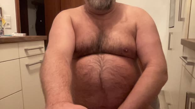 bearlover38 suckshow Webcam SHOW @ Cam4 17-12-2025
