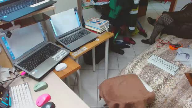 firenze103 bigcock Webcam SHOW @ Cam4 17-12-2025