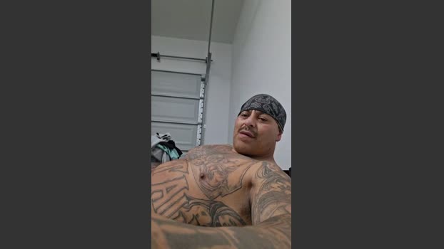 Smasher831 fingers Webcam SHOW @ Cam4 18-12-2025
