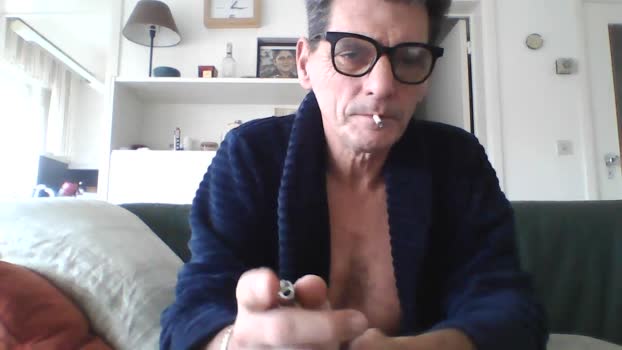 lossee3 bicurious Webcam SHOW @ Cam4 18-12-2025