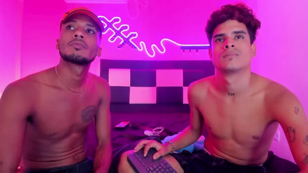 Lucky_boys_ kissing Webcam SHOW @ Cam4 19-12-2025