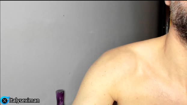 italysexyman legs Webcam SHOW @ Cam4 20-12-2025