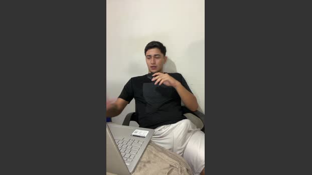 Tavinh067 twink Webcam SHOW @ Cam4 22-12-2025