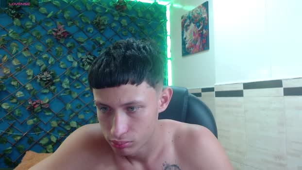Garuo_18 bigload Webcam SHOW @ Cam4 23-12-2025