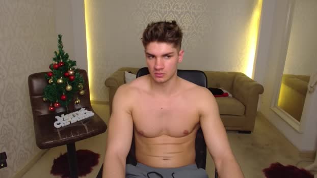 MaxKaidenn spanking Webcam SHOW @ Cam4 23-12-2025