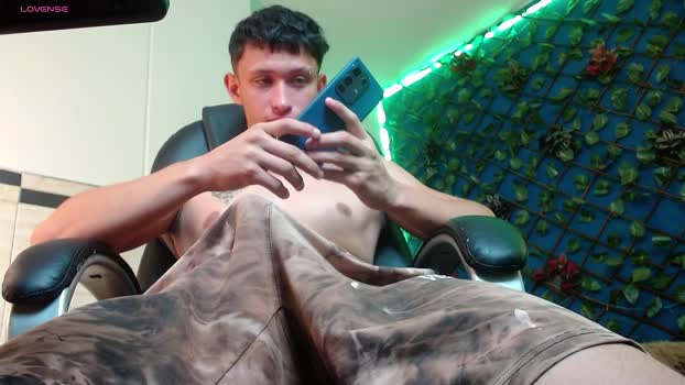 Garuo_18 hard Webcam SHOW @ Cam4 30-12-2025