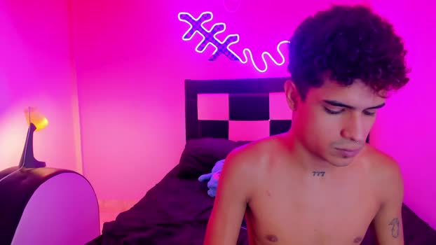 Lucky_boys_ kissing Webcam SHOW @ Cam4 29-12-2025