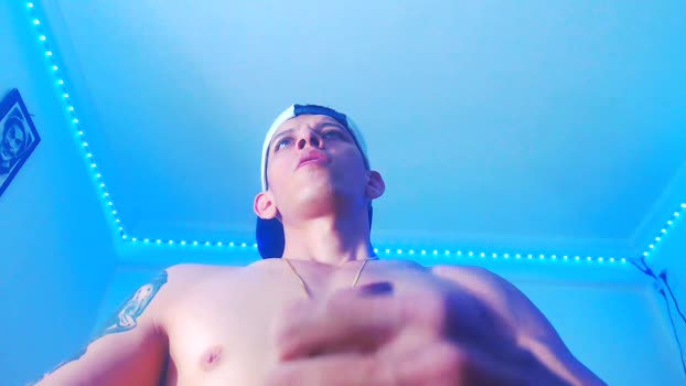 Eugy_dirty2022 lick Webcam SHOW @ Cam4 01-01-2026