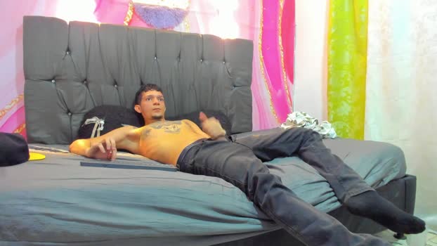 Straight_Guy22 amateur Webcam SHOW @ Cam4 01-01-2026