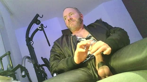 leatherdude handsome Webcam SHOW @ Cam4 31-12-2025