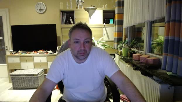 Mike82KS fuck Webcam SHOW @ Cam4 02-01-2026