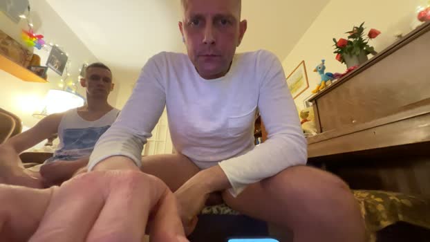 chaudbi4 strip Webcam SHOW @ Cam4 01-01-2026