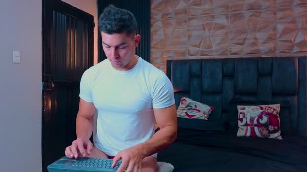 Felipenmarce love Webcam SHOW @ Cam4 02-01-2026